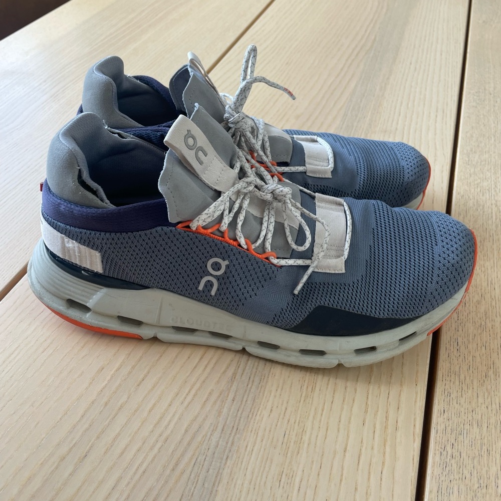 On Clouds Men’s Running Shoes - men’s size 10, On Cloud sneakers